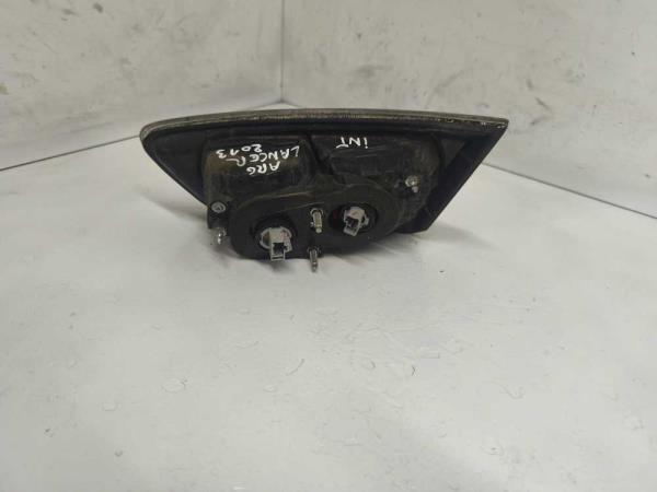 FEU ARRIERE GAUCHE MITSUBISHI - Vue 2